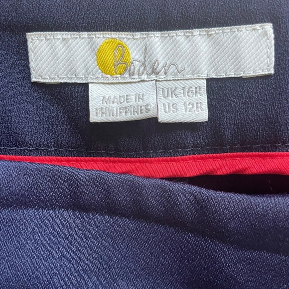 Boden Wide-Leg Pants with red side stripe - Picture 4 of 10